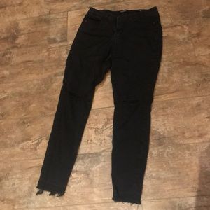 soft, stretchy, black jeans.Mid rise. Slim, comfy!